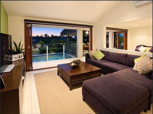 Water View Family Home in a Fantastic Location