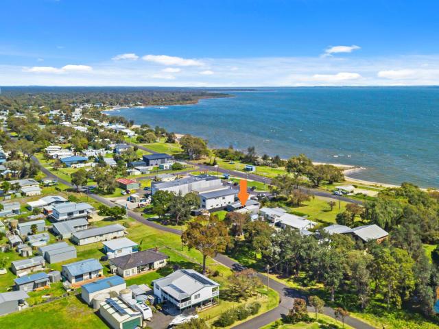 Water views and prime location