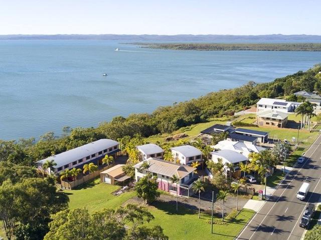 WATER VIEWS IN RIVER HEADS TOWNHOUSE