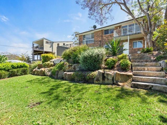 Water Views, Pool & Relaxed Saratoga Living