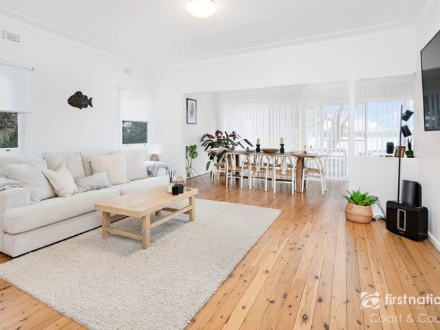 Water Front Home in Shoalhaven Heads – Your Perfect Retreat Awaits!