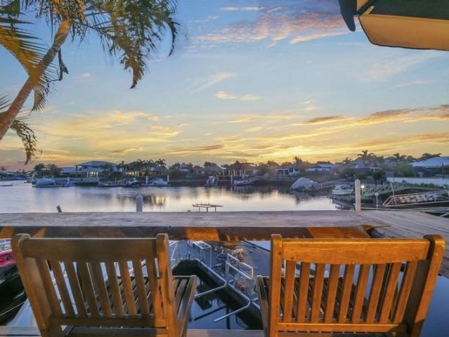 Water front living at this finest with your own Pontoon!