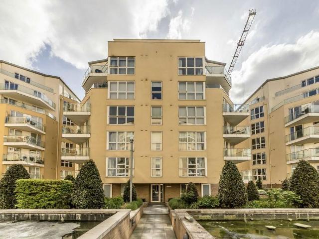 Water Gardens Square, London SE16 2 bed flat to rent £2,400 pcm £554 pw