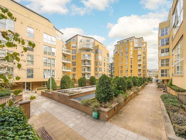 Water Gardens Square, London SE16 2 bed flat to rent £2,600 pcm £600 pw