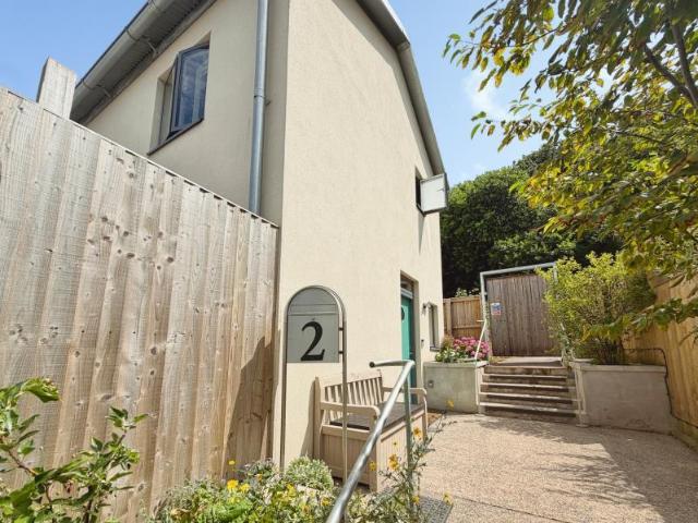 Water Lilies, Bristol BS11 3 bed detached house to rent £2,200 pcm £508 pw