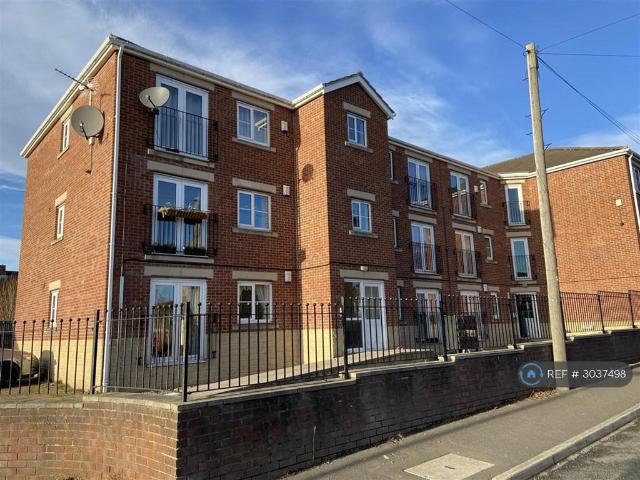 Water Royd Lane, Mirfield, WF14 2 bed flat to rent £725 pcm £167 pw