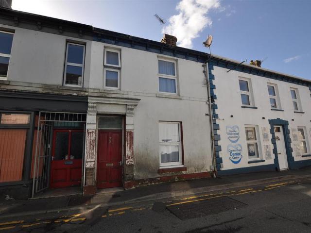 Water Street, Carmarthen 3 bed terraced house to rent £825 pcm £190 pw