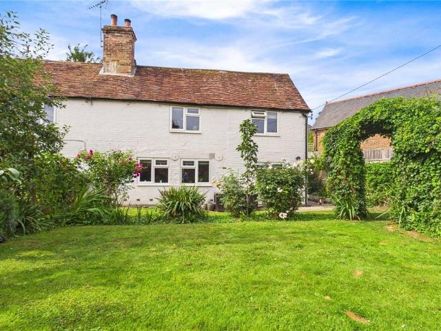 Water Street, Hampstead Norreys. 4 bed end of terrace house to rent £2,250 pcm £519 pw