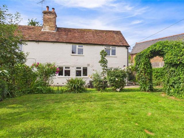 Water Street, Hampstead Norreys. 4 bed end of terrace house to rent £2,250 pcm £519 pw