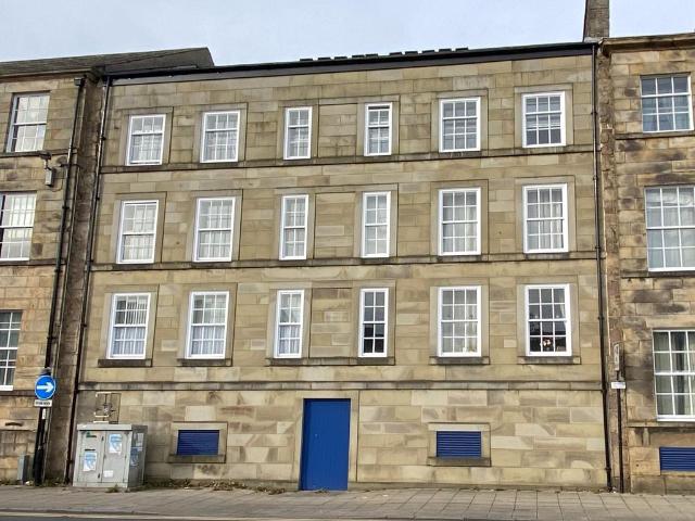 Water Street, Lancaster, LA1 2 bed flat to rent £800 pcm £185 pw