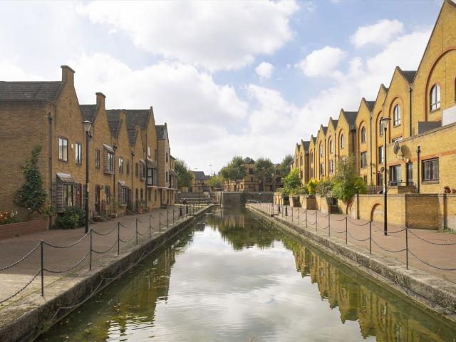 Waterman Way, Wapping E1W, 2 bed flat to rent, £2,350 pcm | PrimeLocation