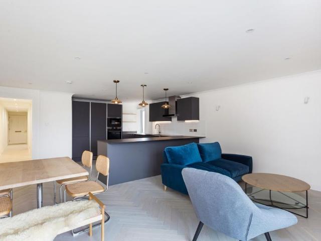 Watermans Quay William Morris Way. 2 bed flat to rent £3,500 pcm £808 pw