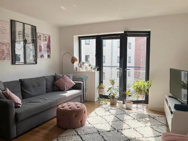 Watermarque, 100 Browning Street. 1 bed apartment to rent £1,040 pcm £240 pw