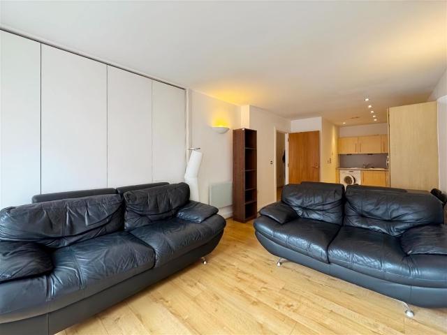 Watermarque Apartments, Browning Street, Birmingham B16, 2 bed flat to rent, £1,200 pcm | PrimeLocation