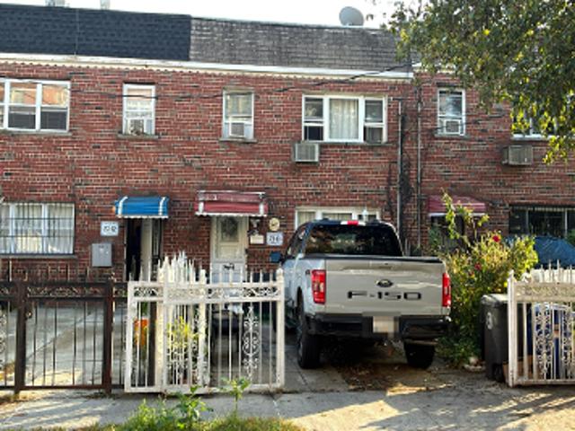 Waterbury Ave