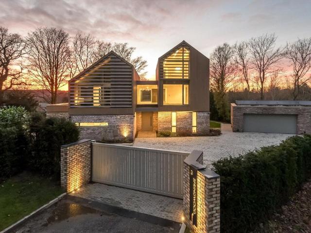 Waterbank Place, Prestbury. 5 bed detached house to rent £14,000 pcm £3,231 pw