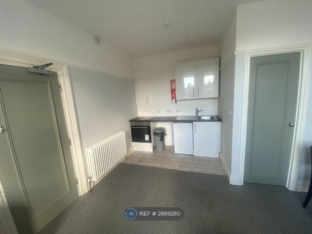 Waterden Road, Guildford GU1, Studio to rent, £1,220 pcm | PrimeLocation
