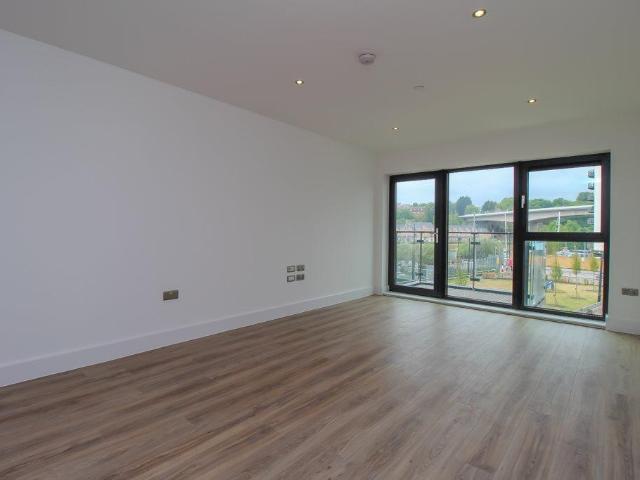 Waterford House, Cardiff CF11 2 bed flat to rent £1,500 pcm £346 pw