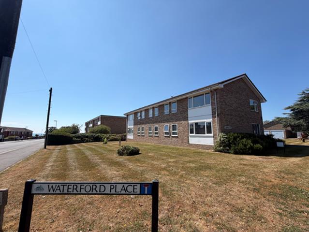 Waterford Place, Christchurch BH23, 2 bed flat to rent, £1,350 pcm | PrimeLocation