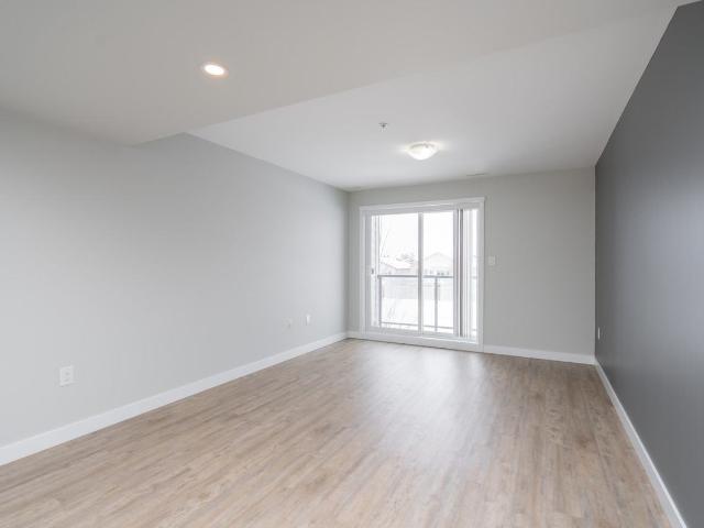 Waterford Village Apartments 2 Bedroom Apartment for Rent at 90 Waterford Bay, Winnipeg, MB R3T Beaumont