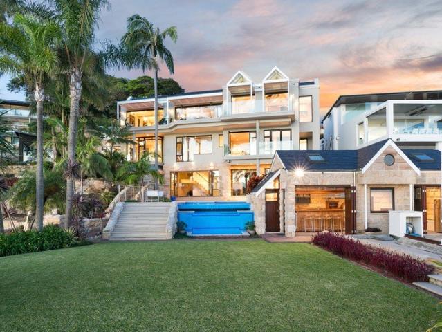WATERFRONT MASTERPIECE | LUXURY, SCALE AND DESIGN
