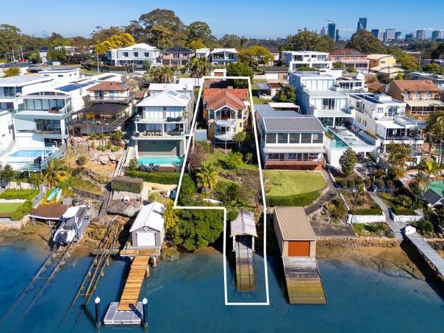Waterfront opportunity in prized address