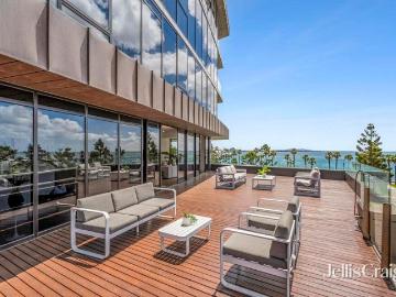 Waterfront opulence