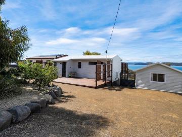 Waterfront Classic Beach Cottage