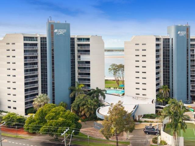 Waterfront Coastal Living 2 bed, 2 bath