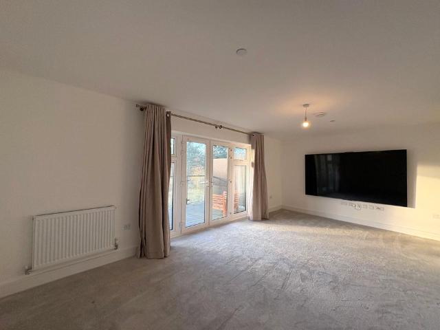Waterfront Crescent, Mytchett, Camberley, Surrey, GU16