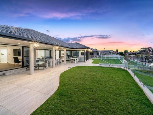 Waterfront elegance, with private jetty, boat ramp