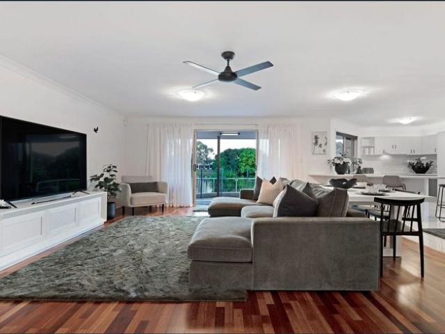 Waterfront Family Home in a Prime Benowa Location