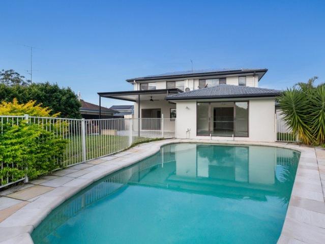 WATERFRONT FAMILY HOME IN THE HIGHLY SOUGHT AFTER BENOWA WATERS