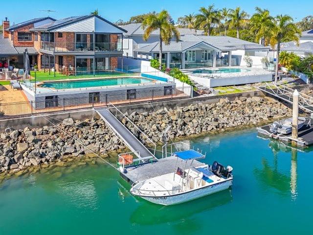 Waterfront Family Living, Fully Renovated & Ready to Enjoy