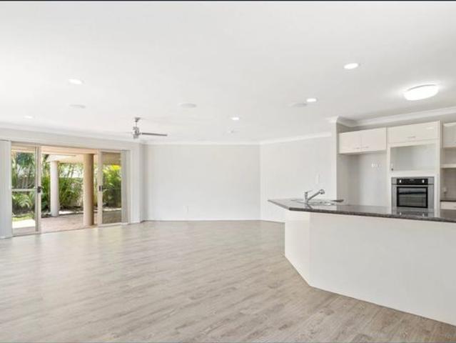 Waterfront Family Living in the Heart of Clear Island Waters