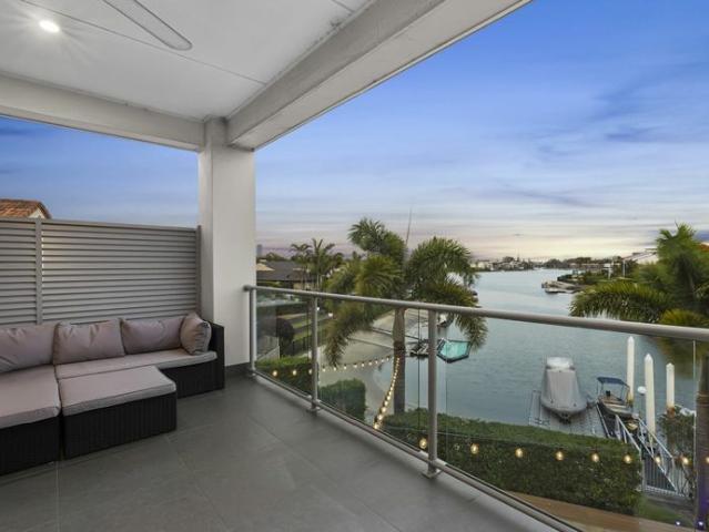 Waterfront Family Sanctuary with Pontoon, Pool & Ocean Access