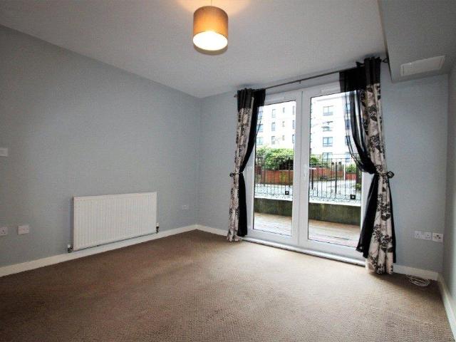 Waterfront Gait, Granton, Edinburgh, EH5 2 bed apartment to rent £1,175 pcm £271 pw