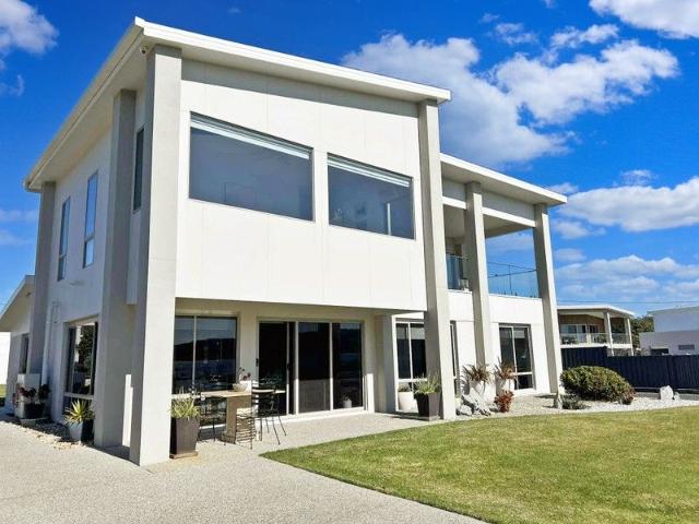 Waterfront Luxe