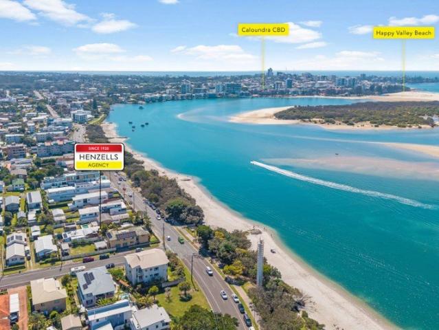 WATERFRONT GOLDEN BEACH WITH DUAL LIVING OPTIONS