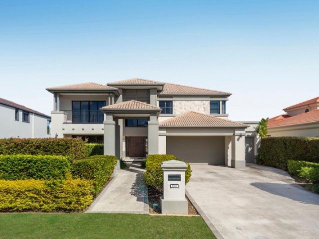 WATERFRONT HOME IN THE EXCLUSIVE ROSEBANK ESTATE