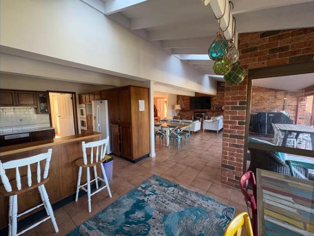 Waterfront home with views over Wamberal Lagoon