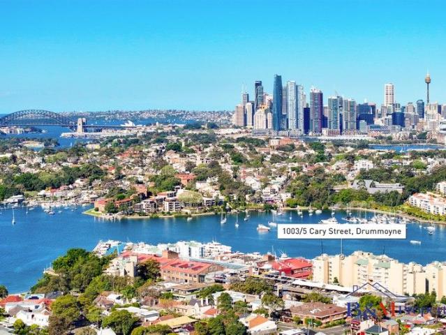 Waterfront Home with City and Harbour views & Resort Amenities