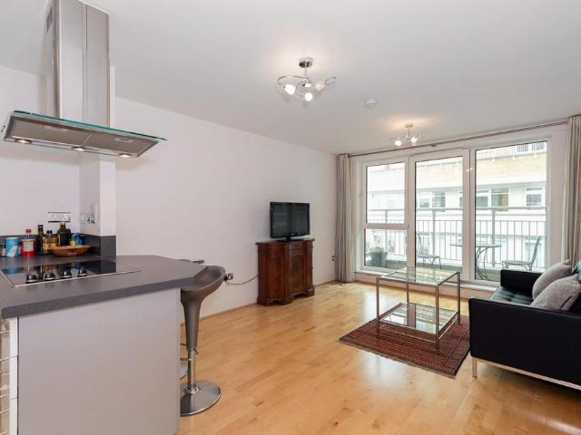 Waterfront House, 20 Lombard Road, London, SW11 3RU, United Kingdom | 1 bed apartment for rent #136444354 | Rentberry
