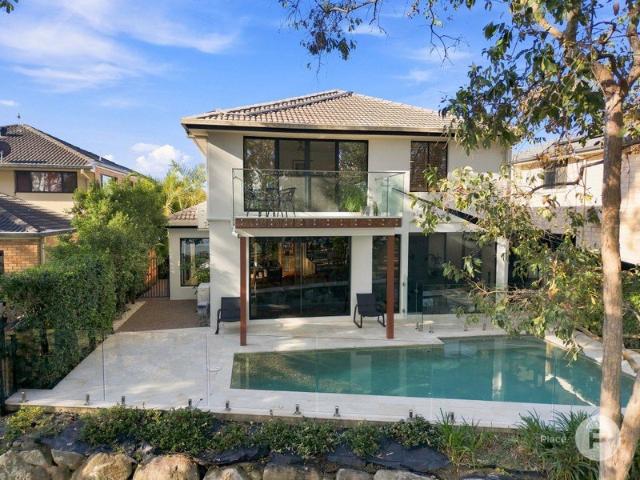 Waterfront Luxury. Unforgettable Views