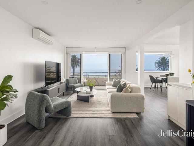 Waterfront luxury with an unobstructed outlook