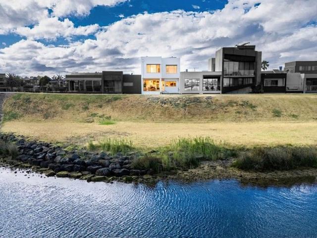 Waterfront Luxury with Breathtaking Views Beyond Compare, Lift & Pool