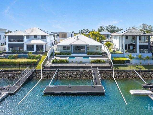 Waterfront Luxury with Private Pontoon & No Body Corporate