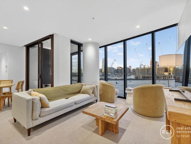 Waterfront Luxury Living in Mirvac's Iconic Voyager!