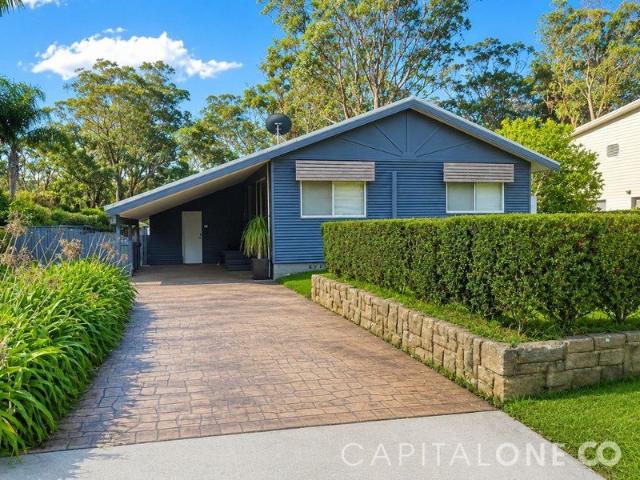 Waterfront Lifestyle | Modern Light Filled Home with Stunning Lake Views