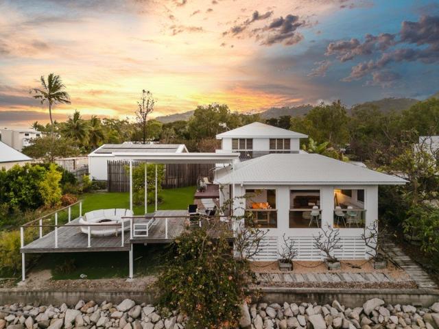 Waterfront Lifestyle on double block with room for everything